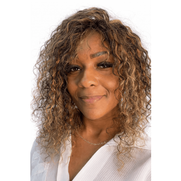 Prótese orelha á orelha cacho caipira morena iluminada